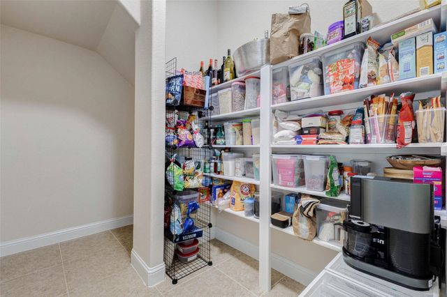 38 S Pinto Point Circle, The Woodlands, TX 77389