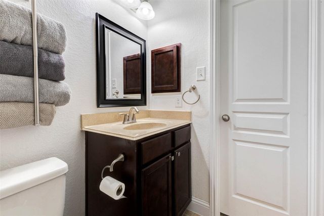 38 S Pinto Point Circle, The Woodlands, TX 77389