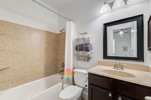 38 S Pinto Point Circle, The Woodlands, TX 77389