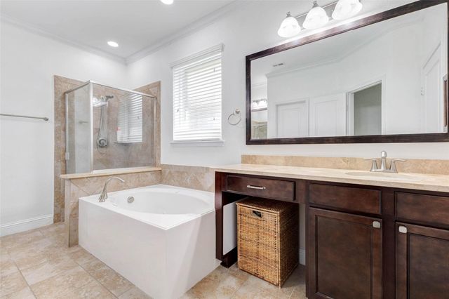 38 S Pinto Point Circle, The Woodlands, TX 77389