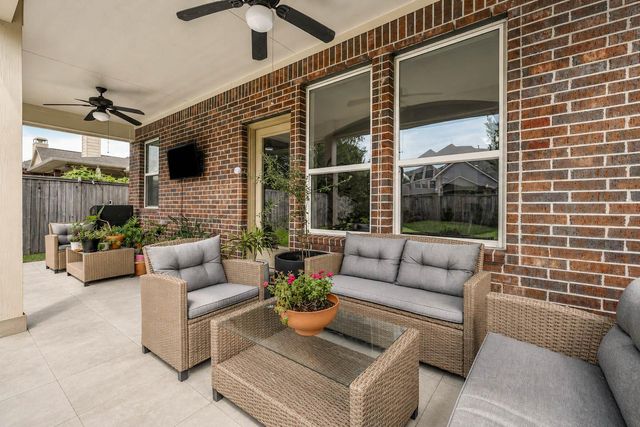 38 S Pinto Point Circle, The Woodlands, TX 77389