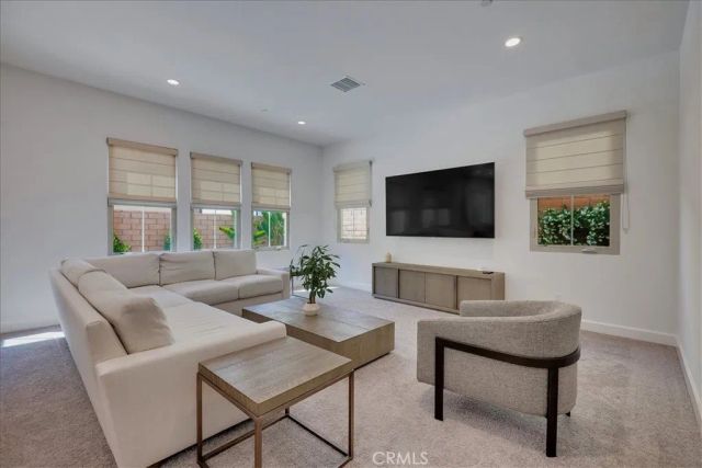 109 Jayhawk, Irvine, CA 92602