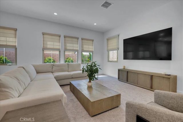109 Jayhawk, Irvine, CA 92602