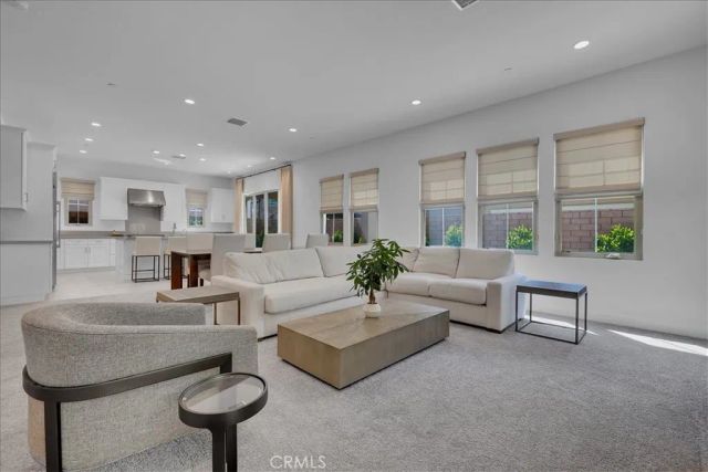 109 Jayhawk, Irvine, CA 92602