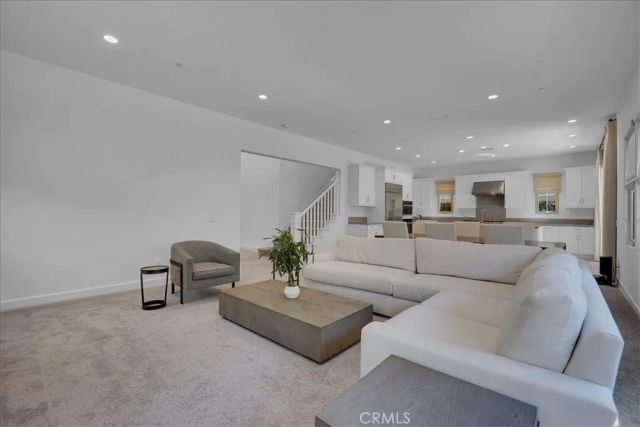 109 Jayhawk, Irvine, CA 92602