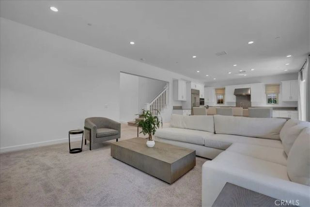 109 Jayhawk, Irvine, CA 92602