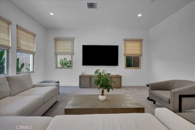 109 Jayhawk, Irvine, CA 92602