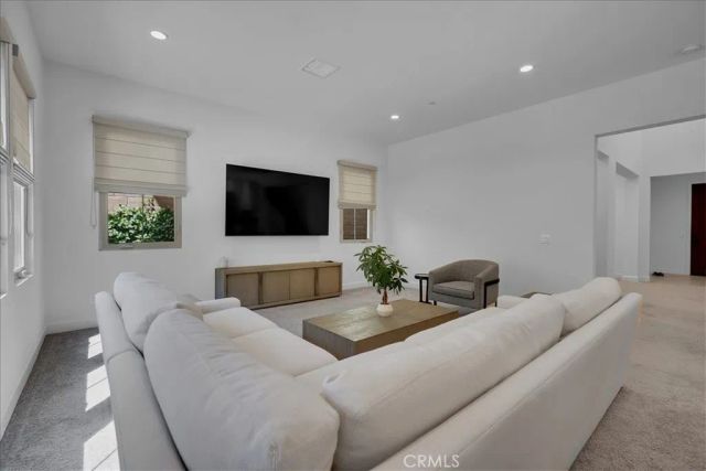 109 Jayhawk, Irvine, CA 92602