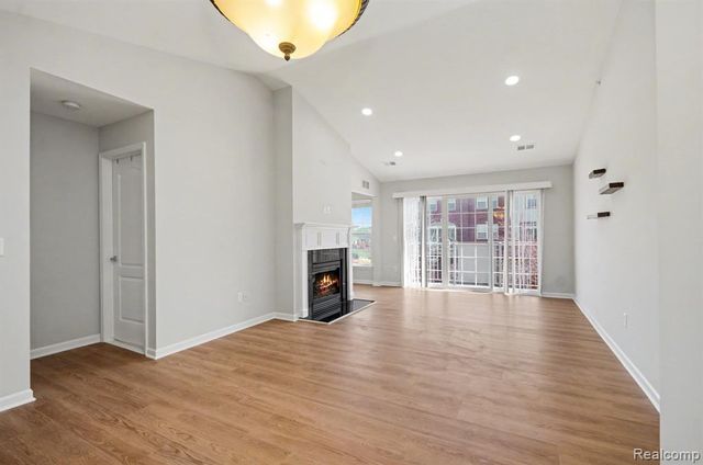 269 Wright Street 67, Wixom, MI 48393