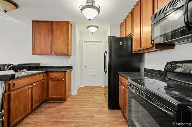 269 Wright Street 67, Wixom, MI 48393