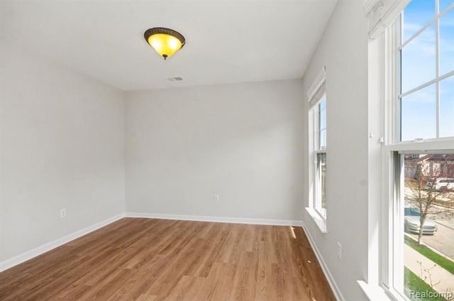 269 Wright Street 67, Wixom, MI 48393