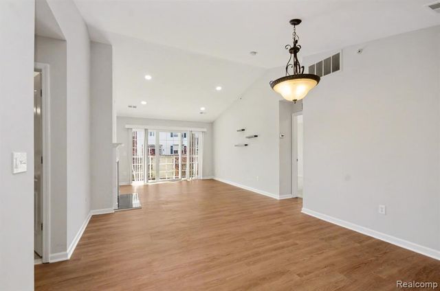 269 Wright Street 67, Wixom, MI 48393