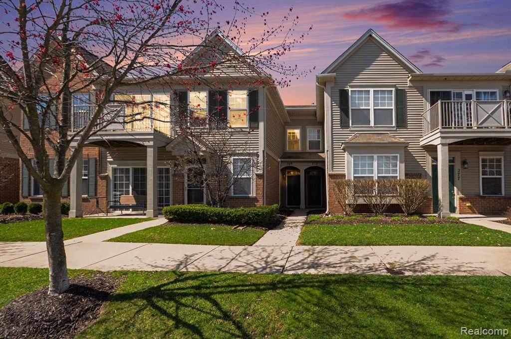 269 Wright Street 67, Wixom, MI 48393