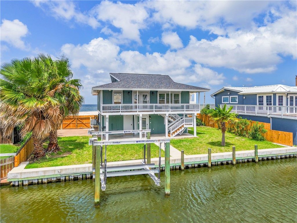 1855 Bay Shore Dr, Rockport, TX 78382 — exterior