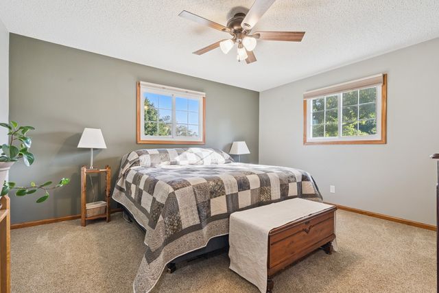 1002 W 17th Street, Vinton, IA 52349