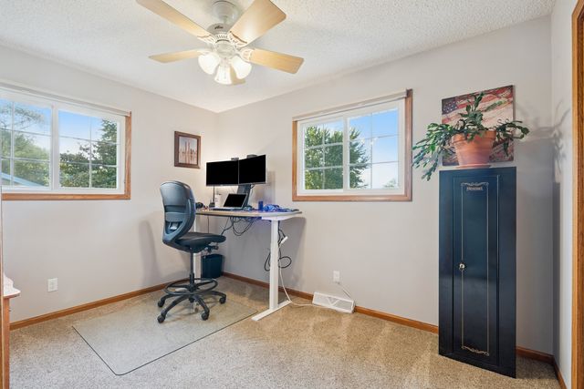 1002 W 17th Street, Vinton, IA 52349