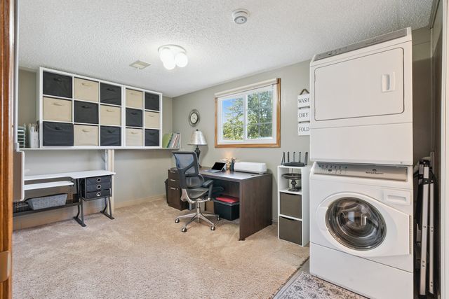 1002 W 17th Street, Vinton, IA 52349