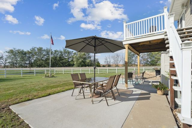 1002 W 17th Street, Vinton, IA 52349