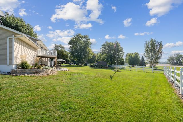 1002 W 17th Street, Vinton, IA 52349