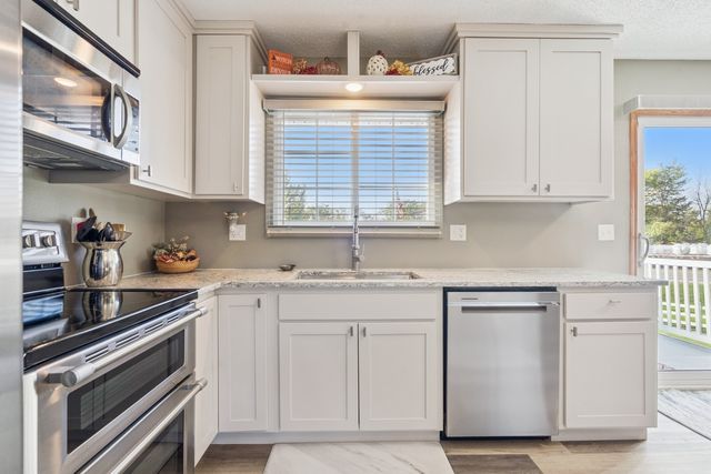 1002 W 17th Street, Vinton, IA 52349