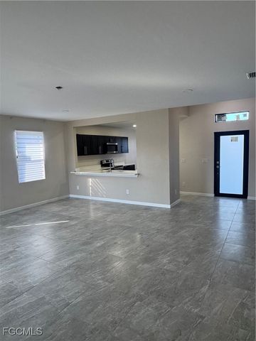 1004 Diplomat PKWY W, Cape Coral, FL 33993