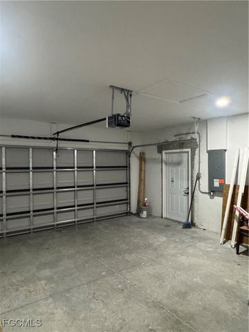 1004 Diplomat PKWY W, Cape Coral, FL 33993