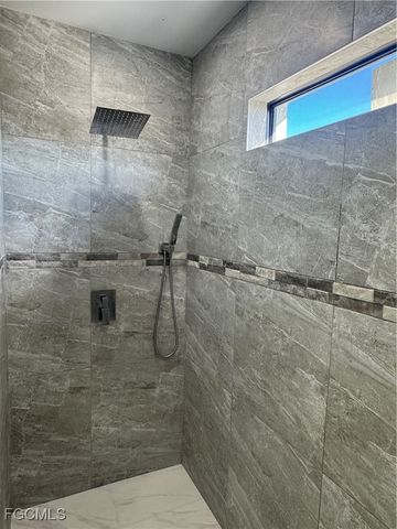 1004 Diplomat PKWY W, Cape Coral, FL 33993