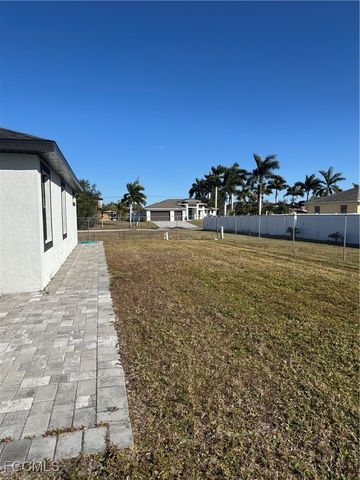 1004 Diplomat PKWY W, Cape Coral, FL 33993