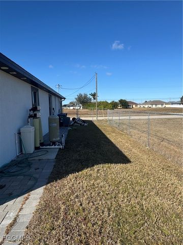 1004 Diplomat PKWY W, Cape Coral, FL 33993