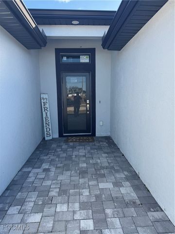 1004 Diplomat PKWY W, Cape Coral, FL 33993