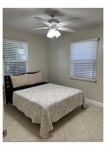 2415 Grant St, Hollywood, FL 33020