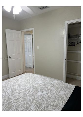 2415 Grant St, Hollywood, FL 33020