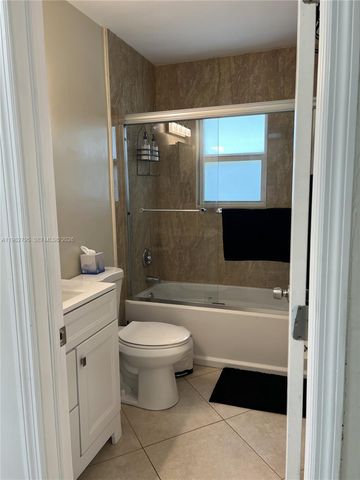 2415 Grant St, Hollywood, FL 33020