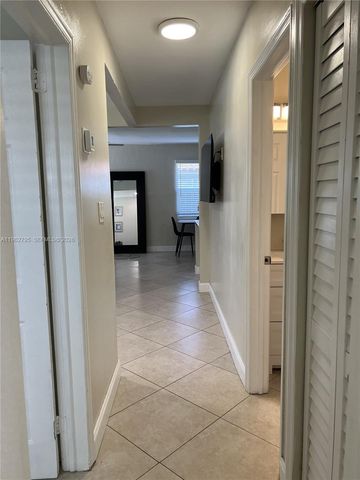 2415 Grant St, Hollywood, FL 33020