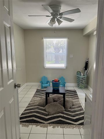 2415 Grant St, Hollywood, FL 33020