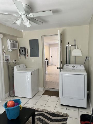 2415 Grant St, Hollywood, FL 33020