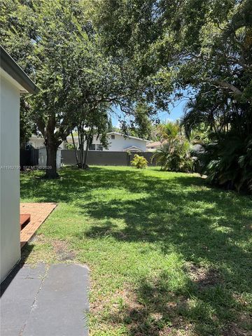 2415 Grant St, Hollywood, FL 33020