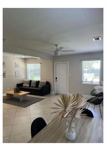 2415 Grant St, Hollywood, FL 33020