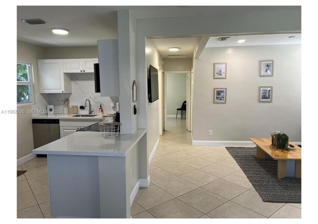 2415 Grant St, Hollywood, FL 33020