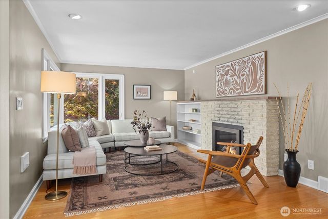 8327 24th Avenue NW, Seattle, WA 98117