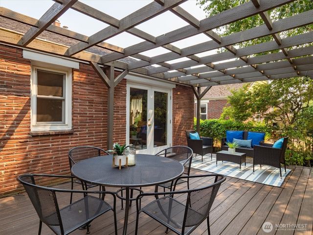 8327 24th Avenue NW, Seattle, WA 98117