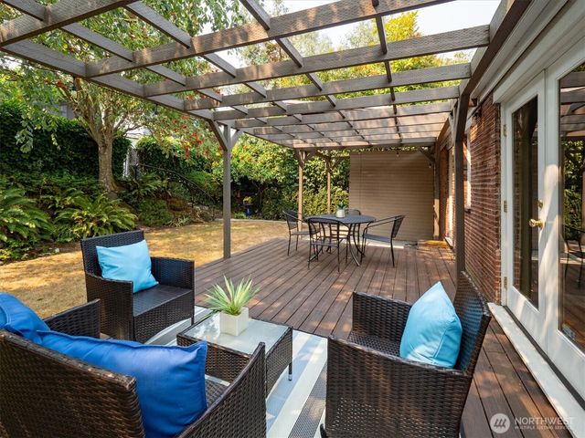 8327 24th Avenue NW, Seattle, WA 98117