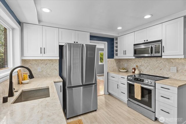 8327 24th Avenue NW, Seattle, WA 98117