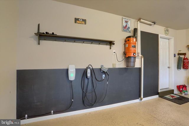 2301 MANDARIN CT, Harrisburg, PA 17110