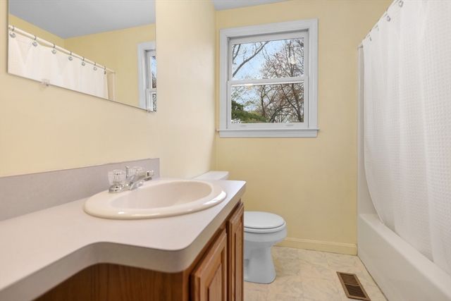 15 Stillwater Rd, Methuen, MA 01844