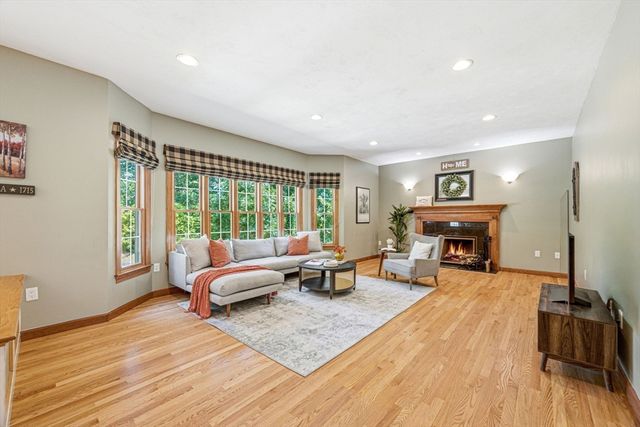 5 Cobb Ln., Littleton, MA 01460