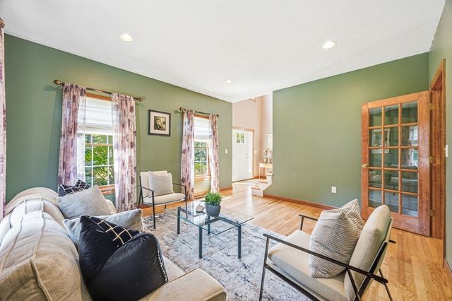 5 Cobb Ln., Littleton, MA 01460