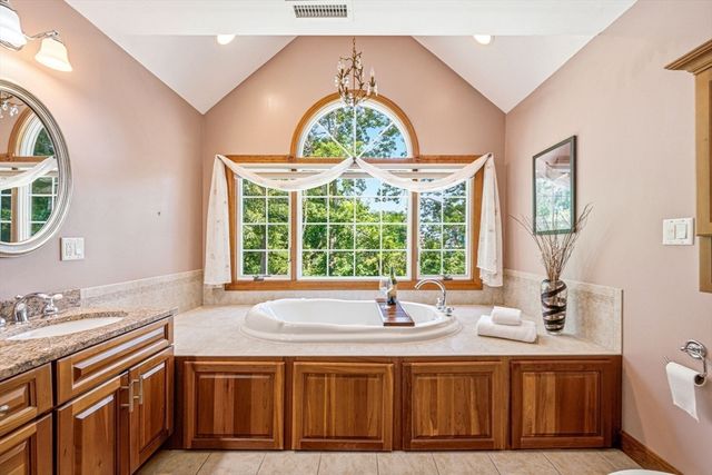5 Cobb Ln., Littleton, MA 01460