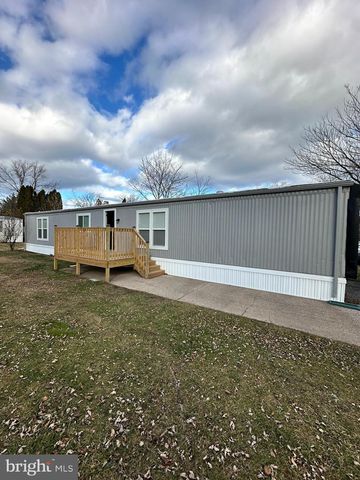 41 REDWOOD LANE, Carlisle, PA 17015