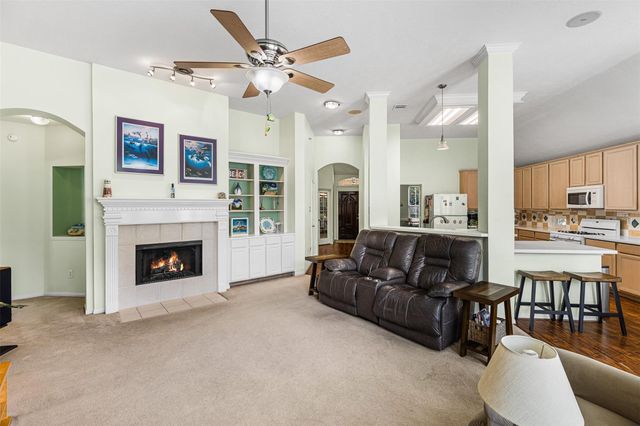 312 Summer Haven Circle, League City, TX 77573